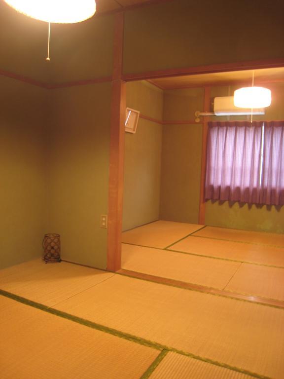 Хостел Nagasaki Kagamiya Номер фото